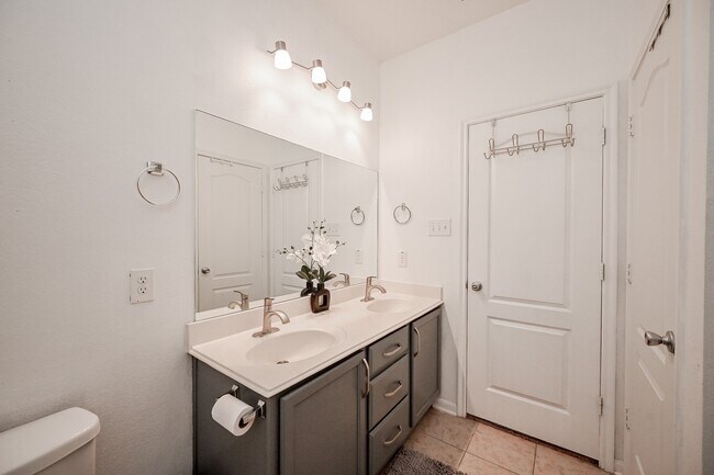 Building Photo - 28610 Cranford Sage Ln