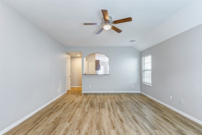 Building Photo - 12943 Pecan Shores Dr