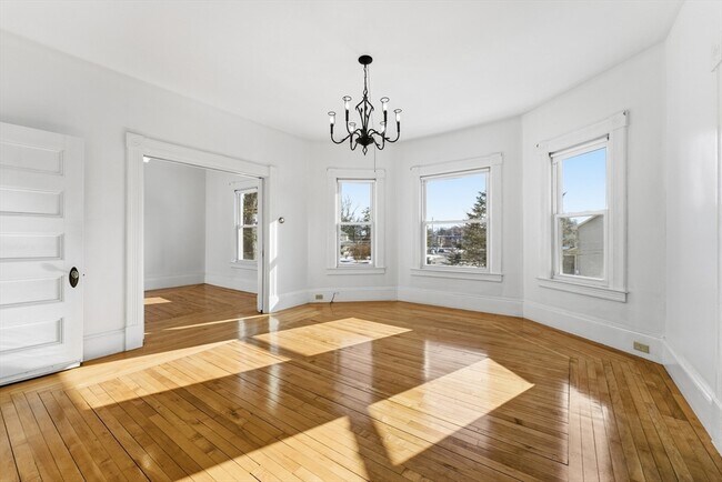 Building Photo - 33 North Blvd