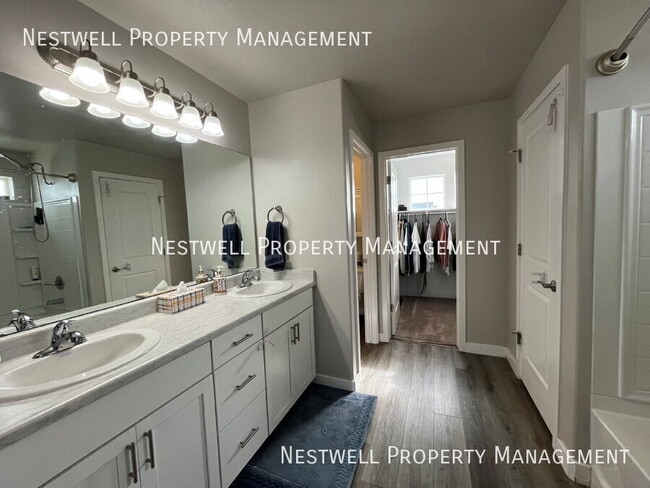 Building Photo - 1508 Waterfront Dr