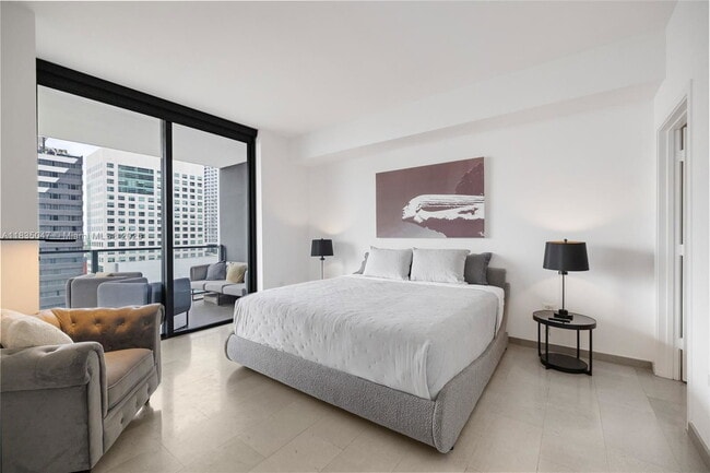 Building Photo - 88 SW 7th St