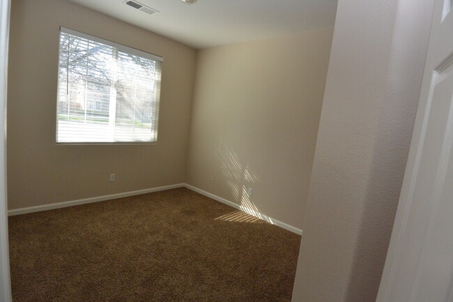 Building Photo - 6102 W Seeger Ct