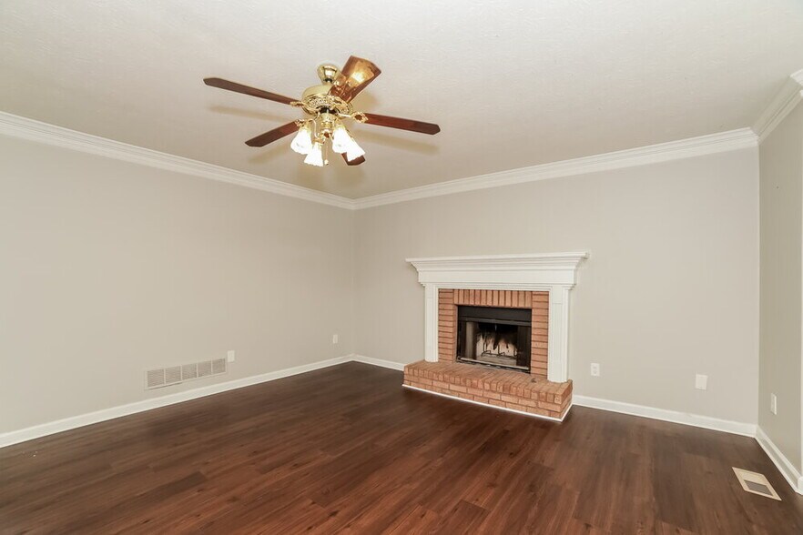 Building Photo - 2446 Letha Ln