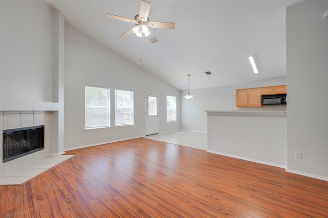 Building Photo - 1405 Cedar Springs Dr