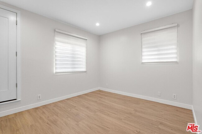 Building Photo - 1617 S Beverly Glen Blvd