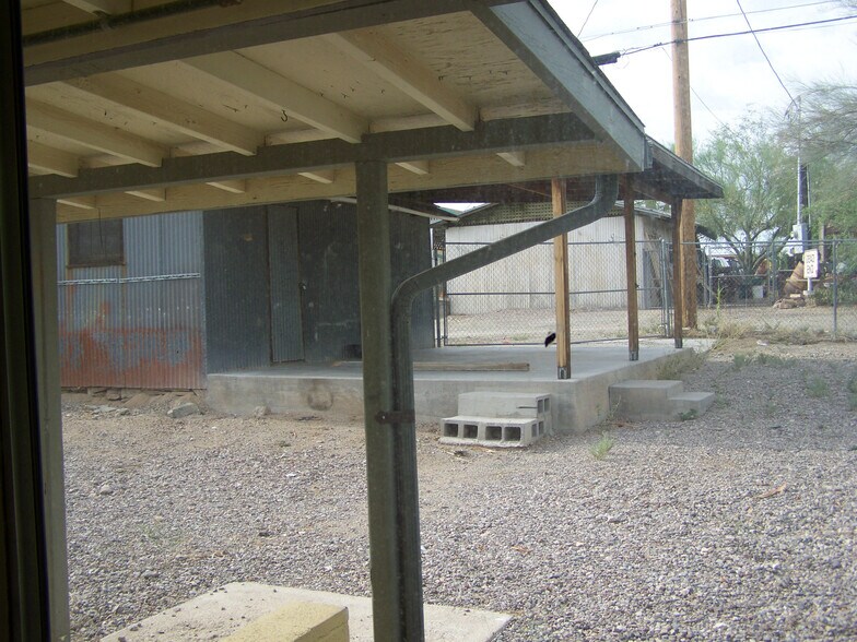 Building Photo - 321 W Rocalla Ave