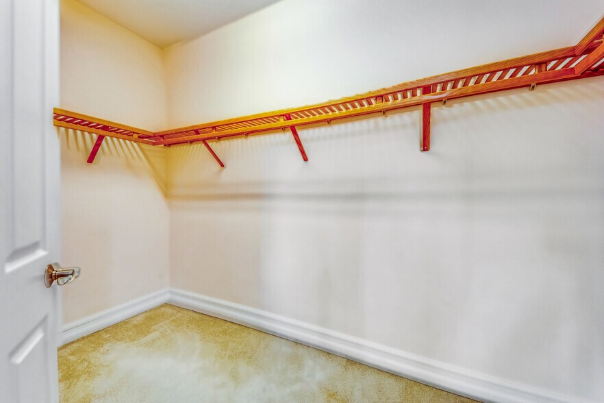 large master closet - 1408 3rd Street Cir E