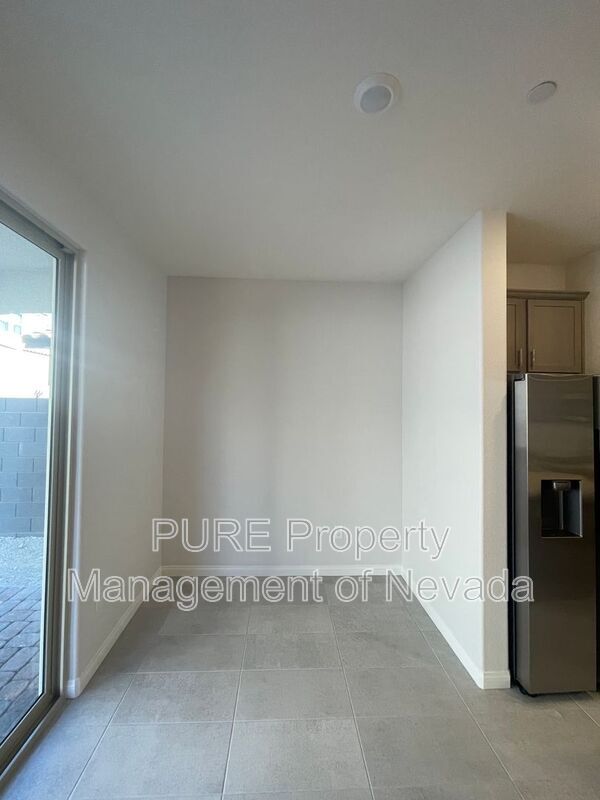 Building Photo - 9339 Observatory St
