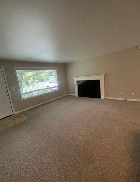 Building Photo - 3003 193rd Pl SE