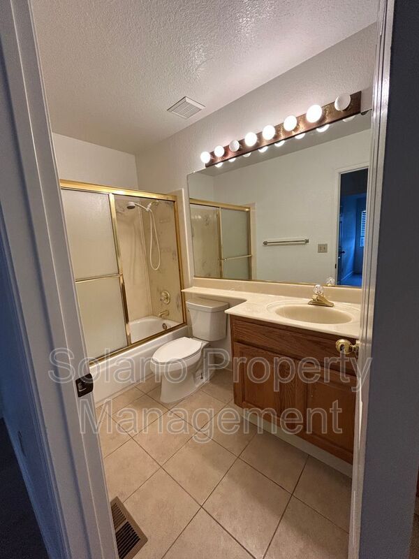 Building Photo - 1829 Nephi Dr