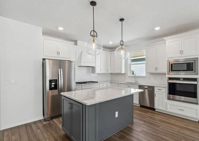 Building Photo - Newer Construction! Tons of Amenities! Wildlight Community!