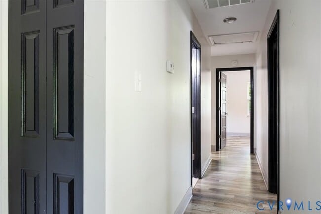 Building Photo - 4701 Lucinda Ln