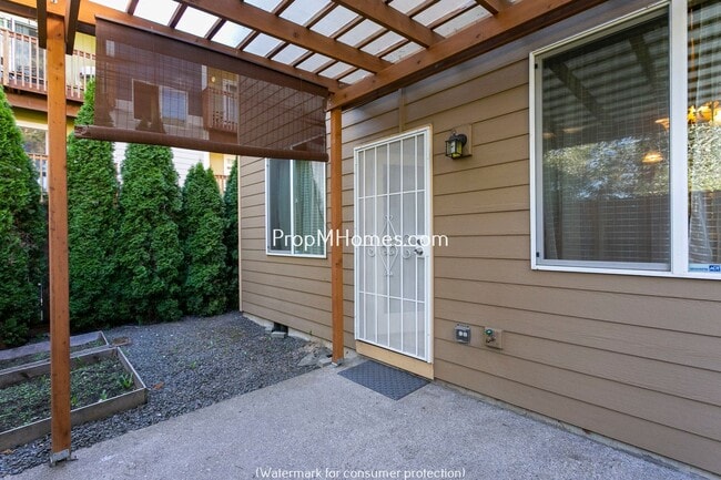 Building Photo - Charming Four Bedroom Home in Aloha on Quiet Cul-De-Sac!