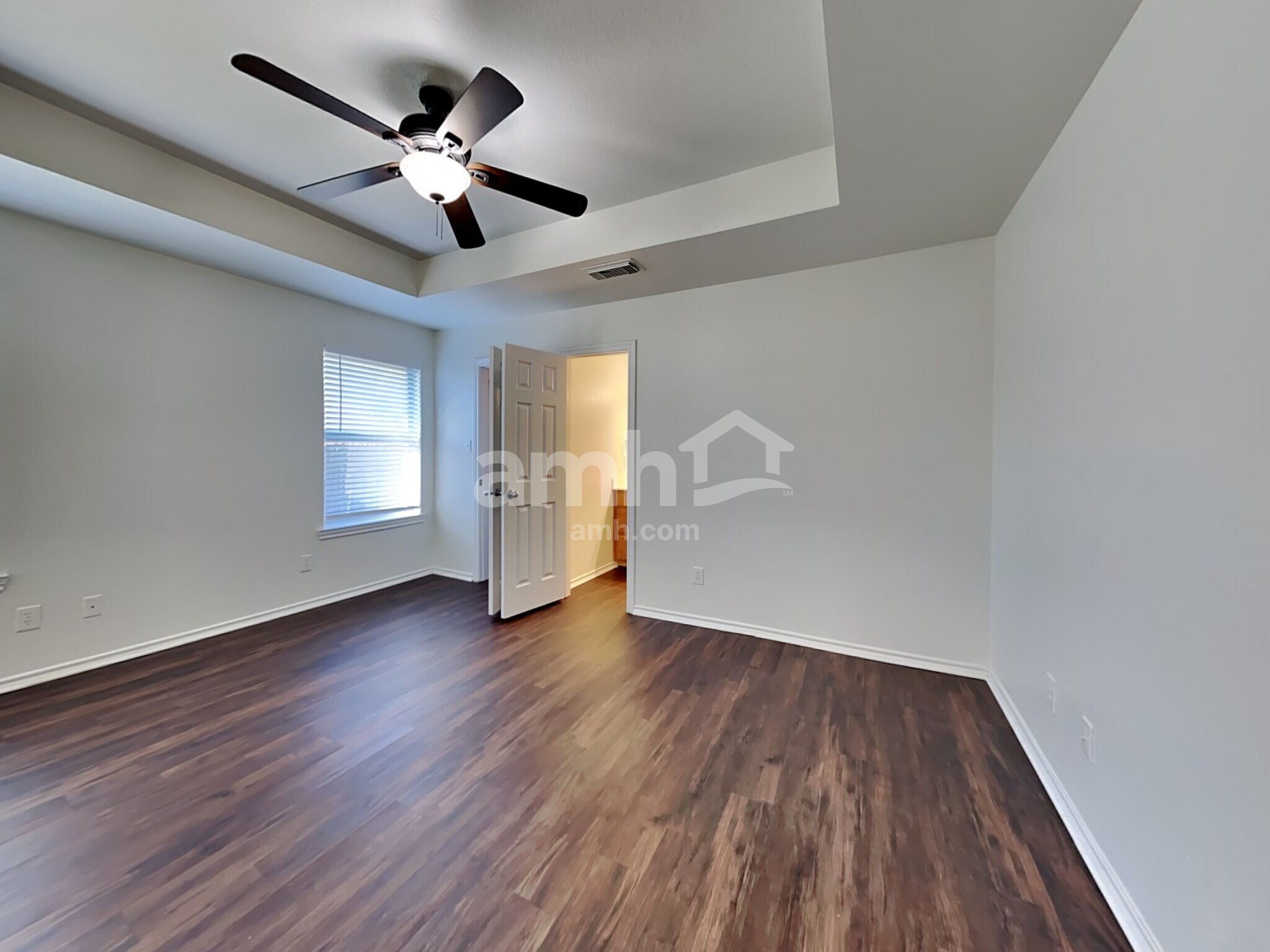 Building Photo - 129 N Point Dr