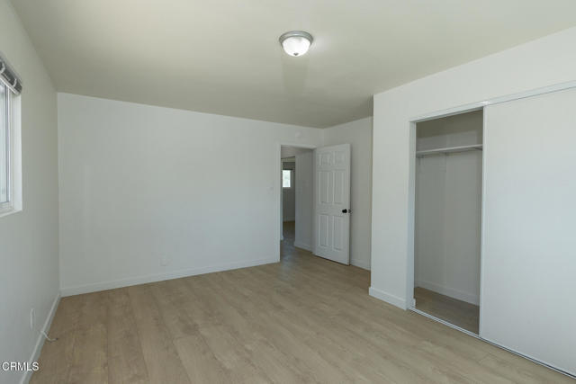 Building Photo - 239 E Collins St