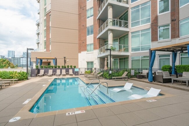 Building Photo - 20 Rutledge St