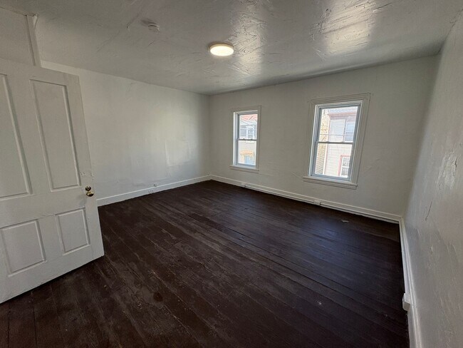 Building Photo - Newly Renovated Three-Bedroom, One Bathroom Row Home - Special Available – Contact Our Office for...