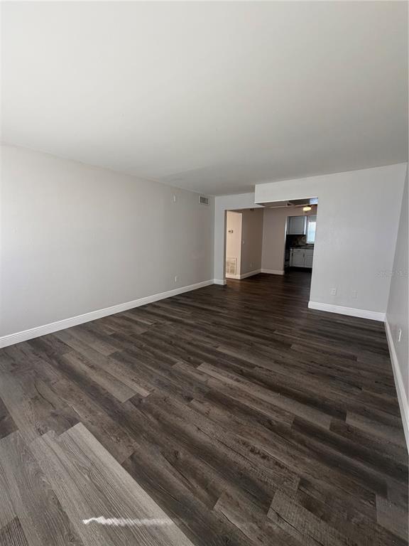 Building Photo - 320 W Howry Ave