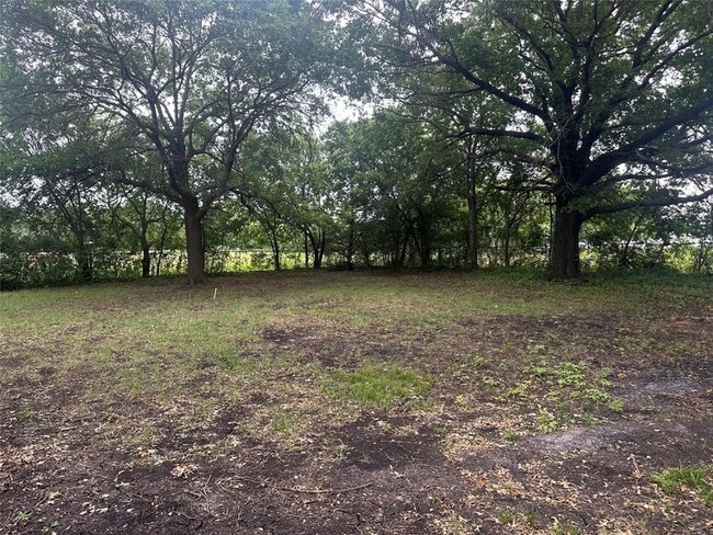 Building Photo - 4723 N Loy Lake Rd