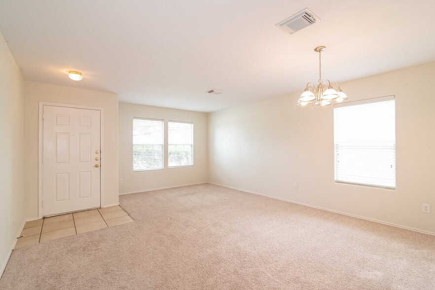 Building Photo - 3826 Rowlock Vine Dr