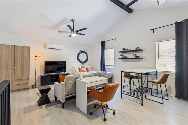 Building Photo - 2435 W 10th St