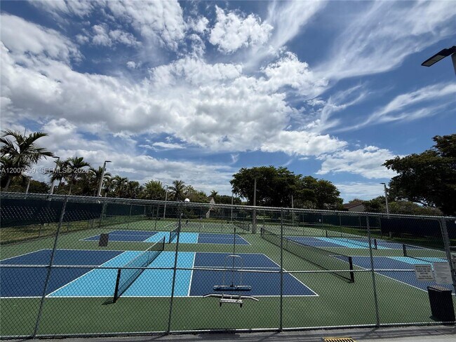 Building Photo - 10661 SW 113th Pl