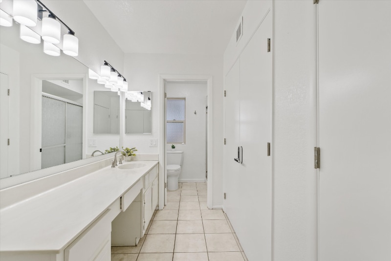 Building Photo - 9632 N 58th Ln