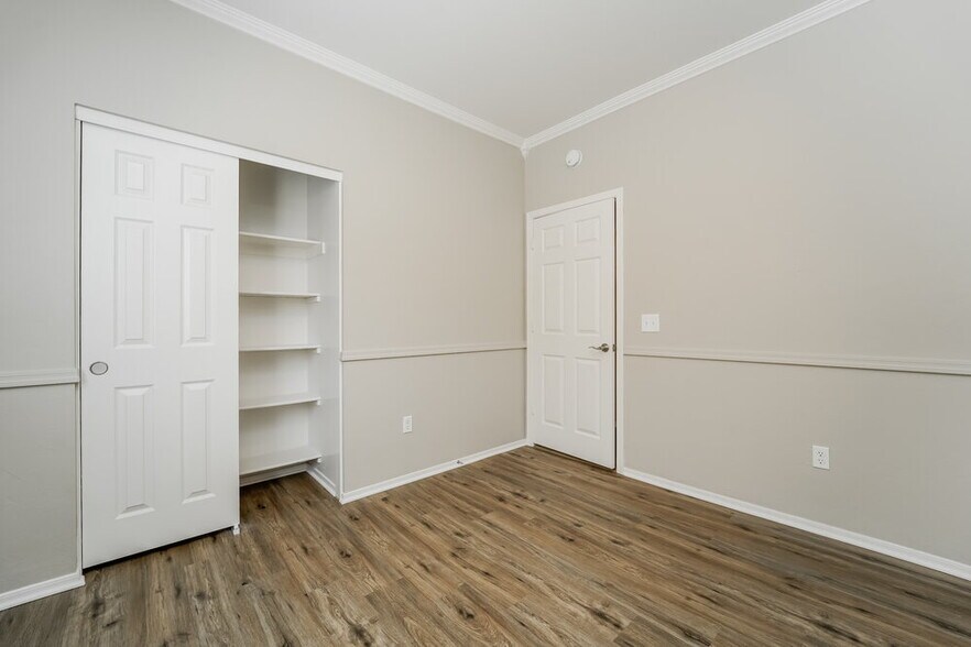 Building Photo - 8448 W Green Kingfisher Ln