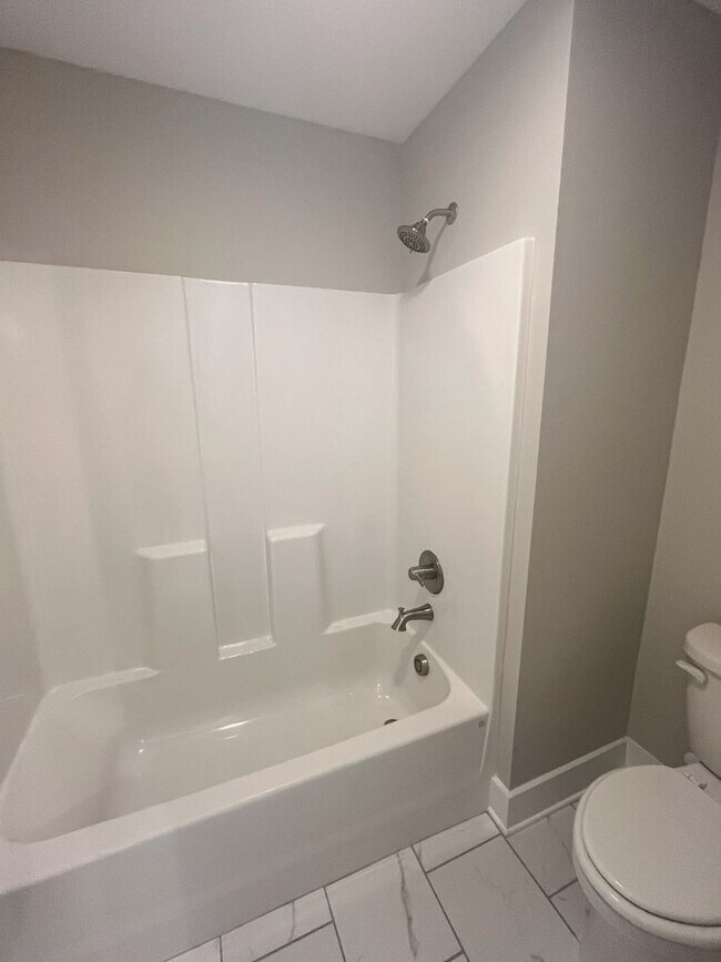 Building Photo - Luxury Townhouse in Summerfield NC