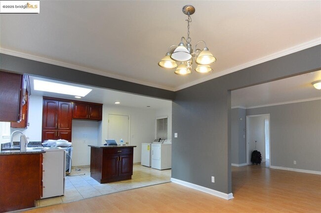 Building Photo - 1462 Kimball Ct