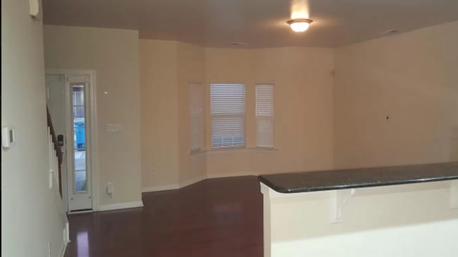 Building Photo - Beautiful Townhome in Harrisburg School Di...
