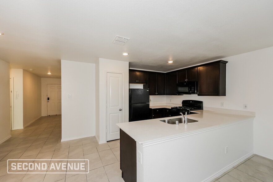 Building Photo - 6021 Determine Ln