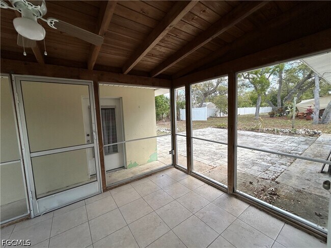 Building Photo - 4320 Pine Lake Rd