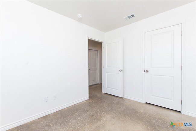 Building Photo - 1301 Concord Dr