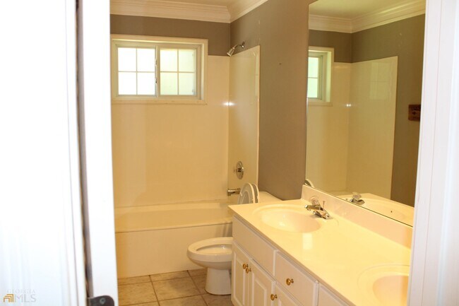 Building Photo - 203 Carrington Way