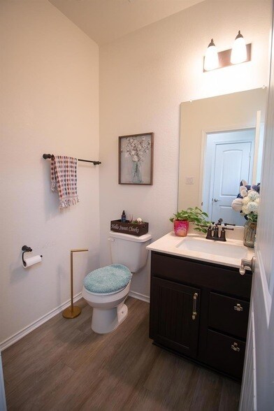 Building Photo - 2105 Ebony Dove St