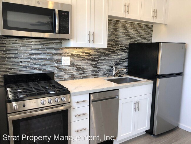 Building Photo - 3755-3771 Ingraham St