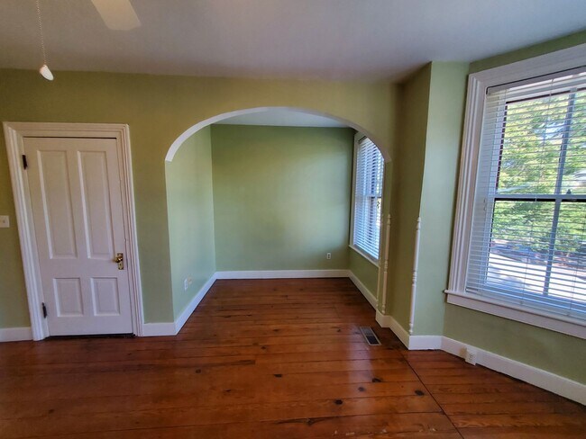 Building Photo - Spacious 2-Story Home In Historic Church H...