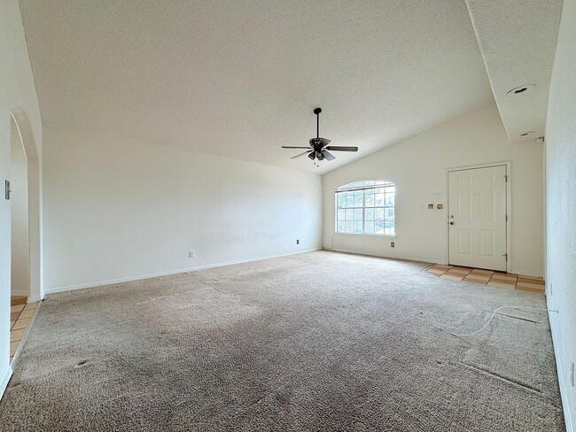 Building Photo - East El Paso 3 bed Refrig A/C