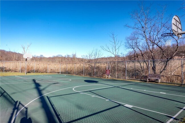 Building Photo - 33 Holmes Rd