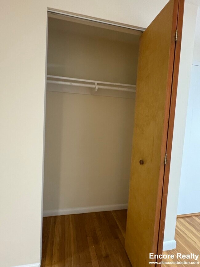 Building Photo - 110 Babcock St