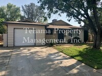 Building Photo - 4 bedroom 2 bathroom downtown Red Bluff home
