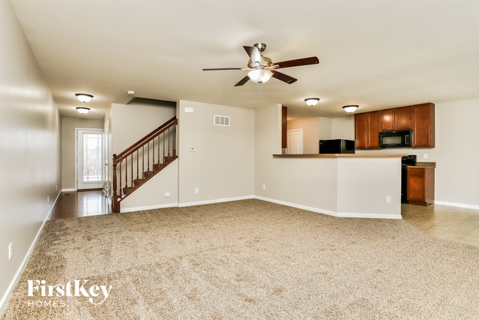 Building Photo - 459 Parkgate Dr