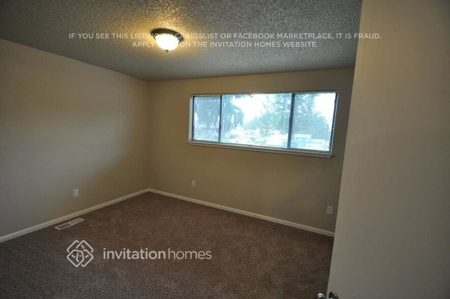 Building Photo - 14719 104th Ave E