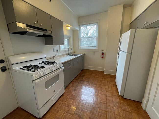 Building Photo - 6621 Church Ave