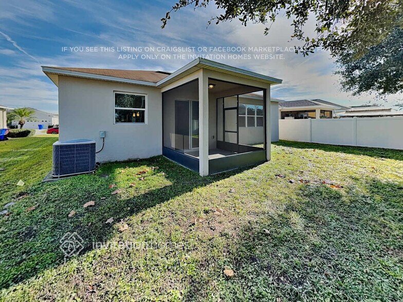 Building Photo - 2804 Wagon Wheel Trl