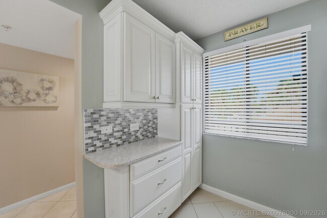 Building Photo - 2601 Marina Isle Way