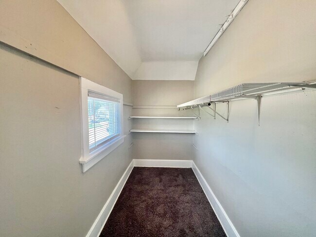 Building Photo - 812 Woodward Ave