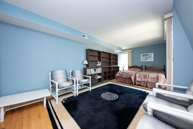 Building Photo - 3201 Bayland Dr