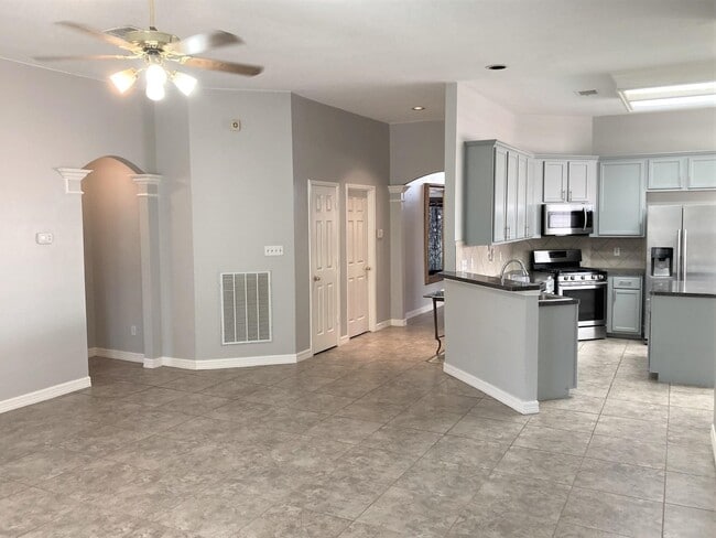 Building Photo - 21215 Branford Hills Ln